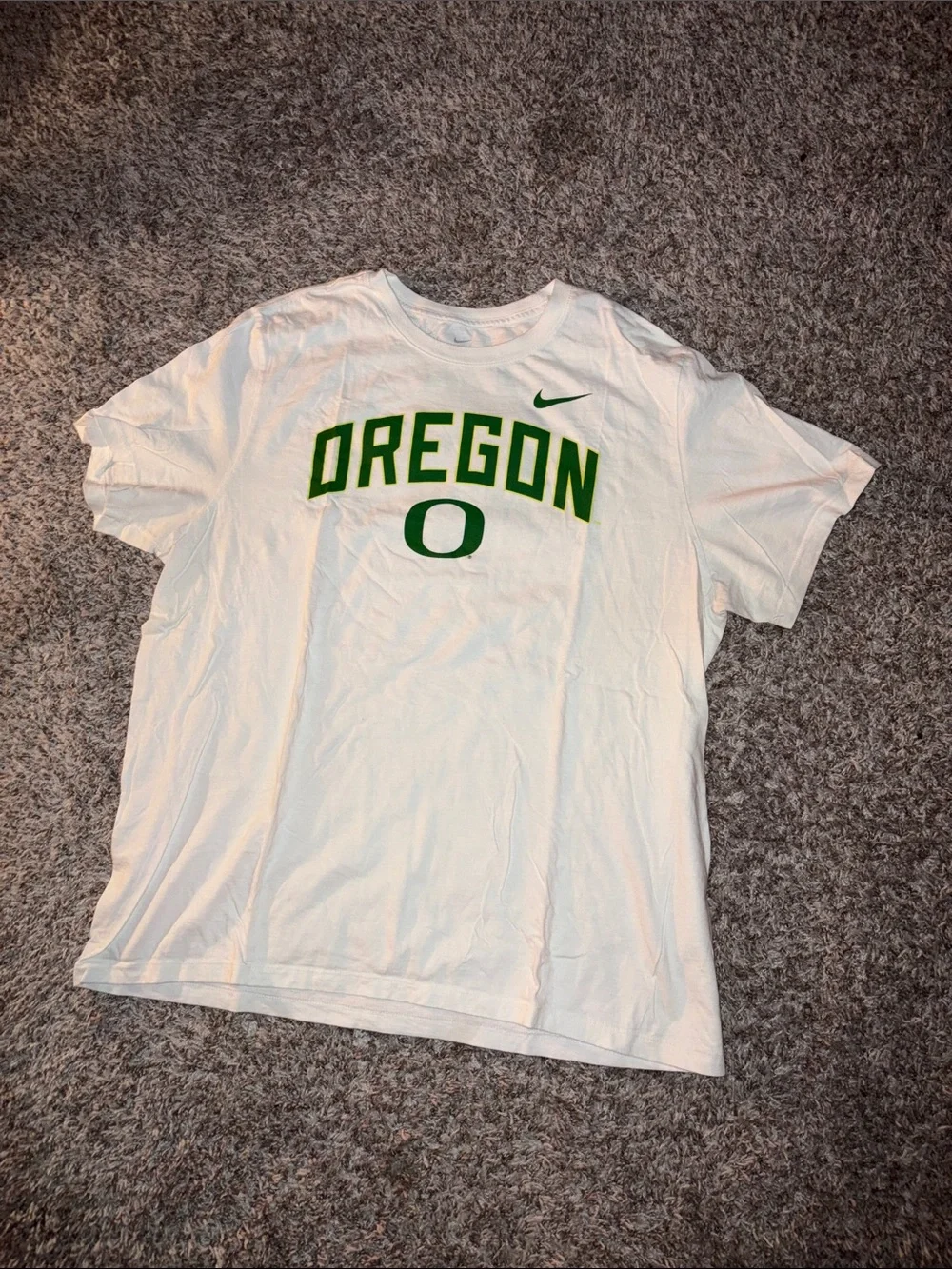 Nike White Short-Sleeve Tee with Green Oregon Logo